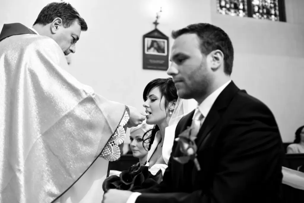 Dorota i Darek – Komunia podczas ceremonii ślubnej