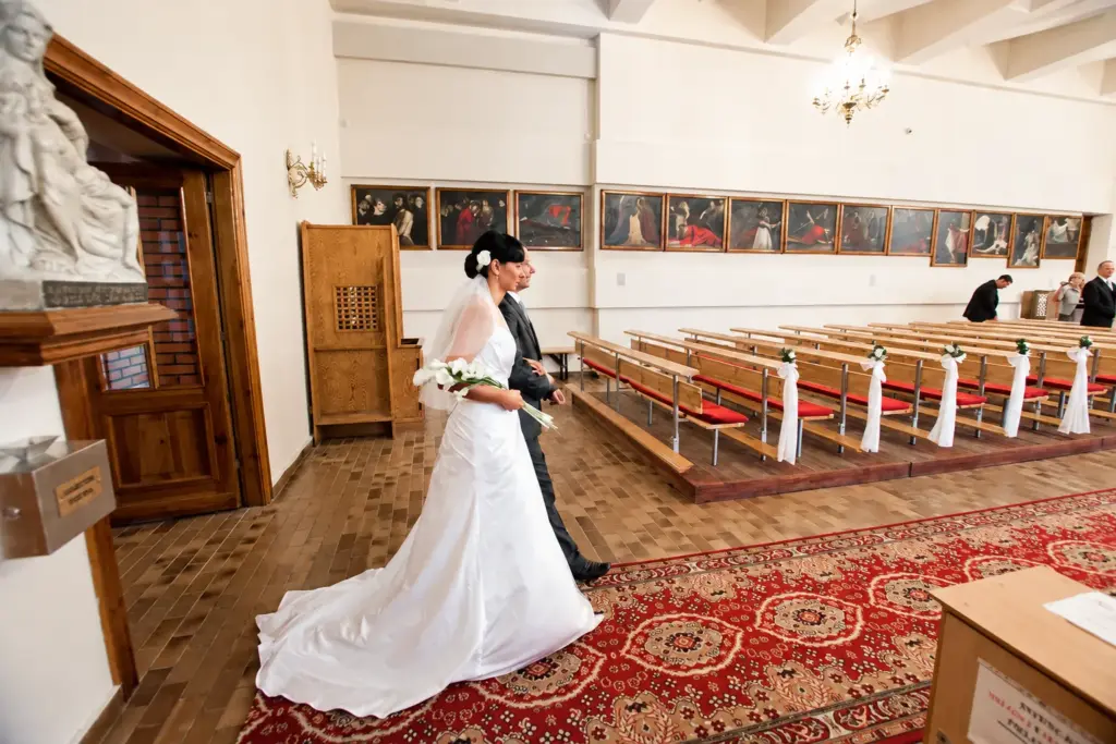 Ślub w Fordonie i plener w Ostromecku – Panna młoda w drodze do ołtarza
